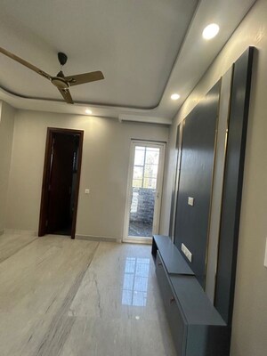 Building Lobby in 3 BHK Builder Floor at Janakpuri – for Rent