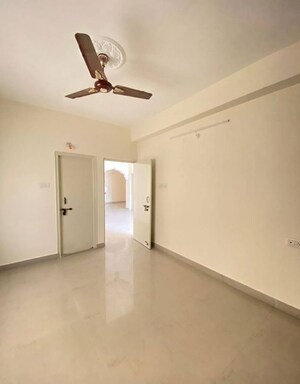 Room in 3 BHK Apartment at Bhanu Township, Hafeezpet – for Rent