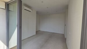 Room in 3 BHK Apartment at Piramal Mahalaxmi, Mahalaxmi – for Rent