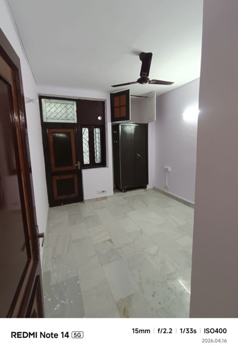 Master Bedroom, chittaranjan park 3 Bedroom 1350 Sq.Ft. Builder Floor In Chittaranjan Park Delhi 10309713