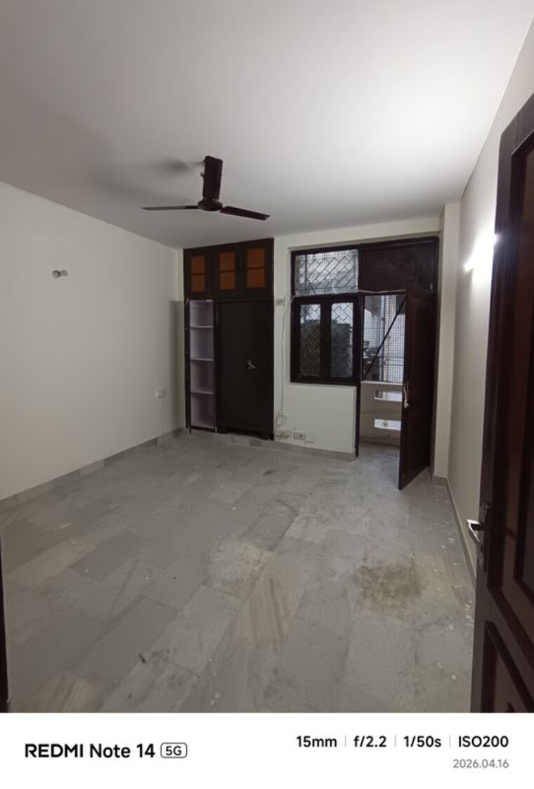 Master Bedroom, chittaranjan park 3 Bedroom 1350 Sq.Ft. Builder Floor In Chittaranjan Park Delhi 10309713