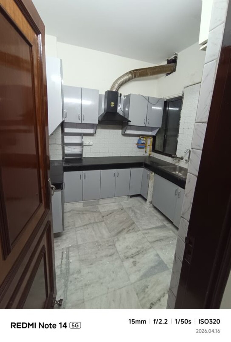 Kitchen, chittaranjan park 3 Bedroom 1350 Sq.Ft. Builder Floor In Chittaranjan Park Delhi 10309713