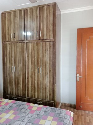 Room in 1 RK Builder Floor at Sector 18 – for Rent