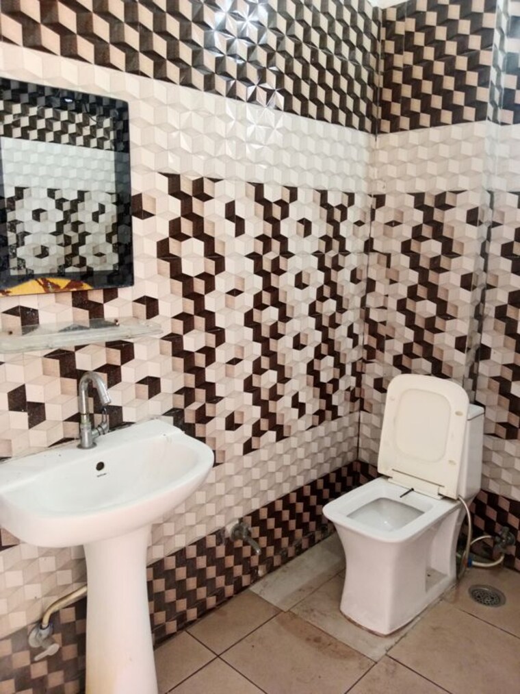 Bathroom, sector 18 1 RK 352 Sq.Ft. Builder Floor In Sector 18 Panipat 10309746