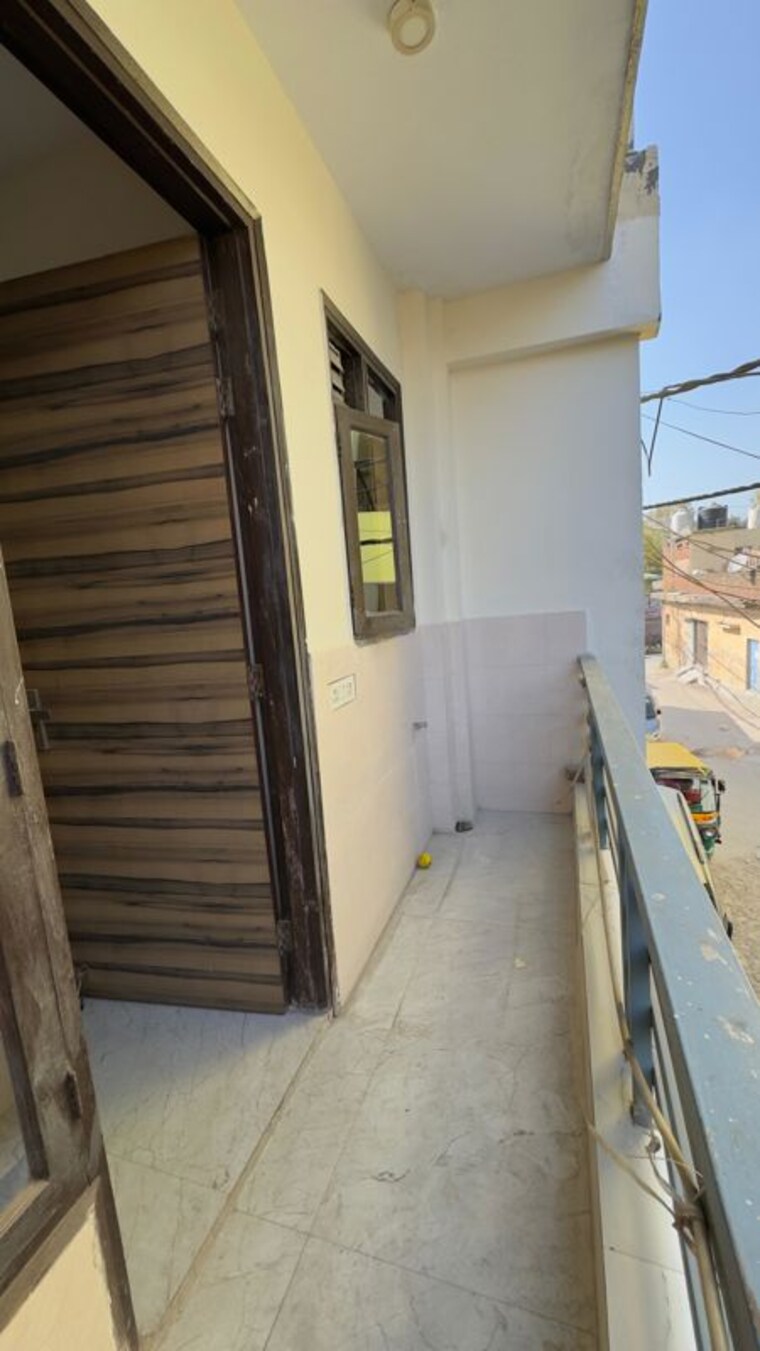 Balcony, palm-residency-chhatarpur 2 Bedroom 1000 Sq.Ft. Apartment In Chattarpur Delhi 10309760