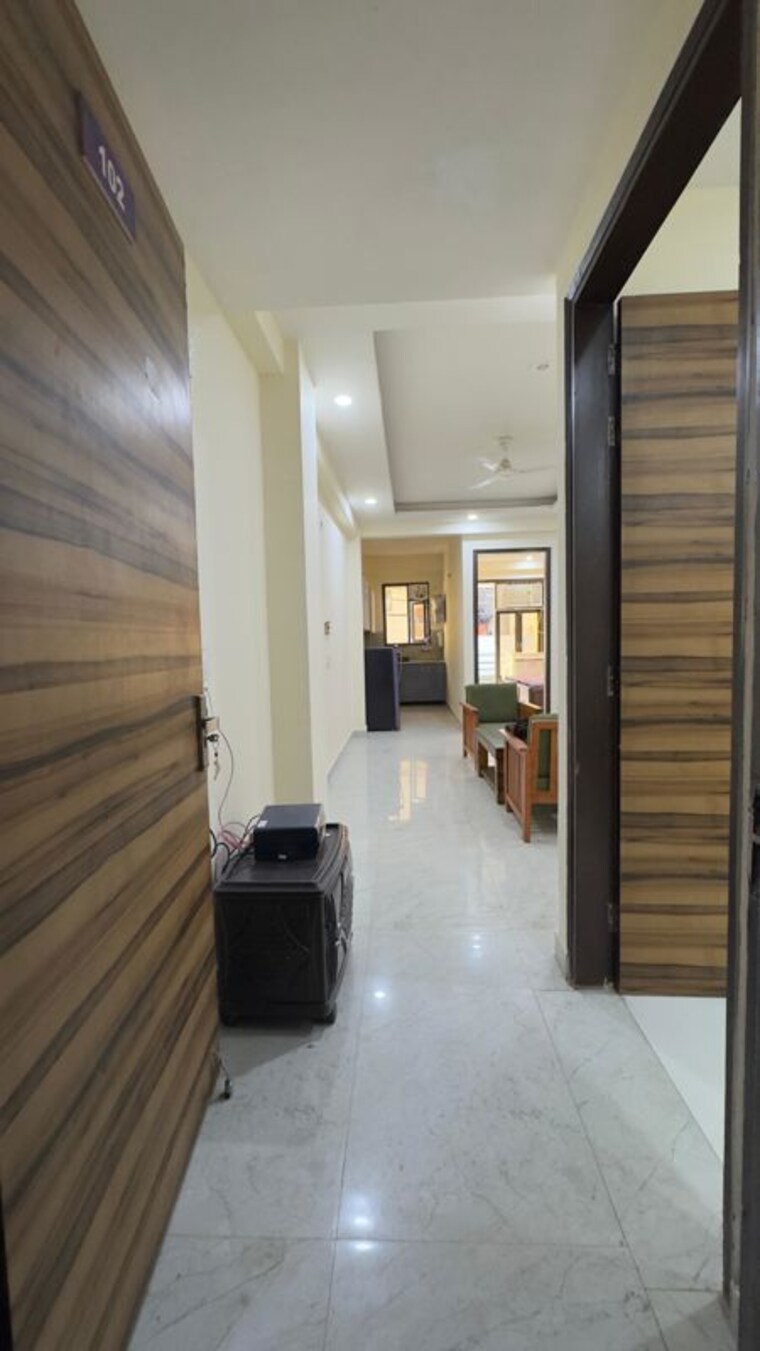  Parking, palm-residency-chhatarpur 2 Bedroom 1000 Sq.Ft. Apartment In Chattarpur Delhi 10309760
