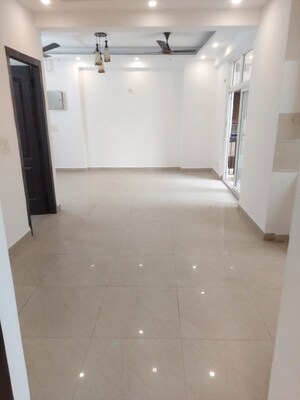 Bathroom in 4 BHK Apartment at Amrapali Heartbeat City, Sector 107 – for Sale