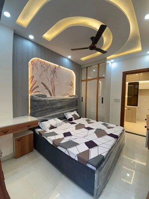 Bedroom in 4 BHK Builder Floor at BPTP Amstoria, Sector 102 – for Sale