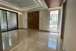 4 BHK Builder Floor For Sale in BPTP Amstoria, Sector 102