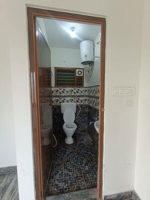 Bathroom in 1 BHK Builder Floor at Agara – for Rent