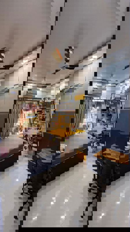 1 BHK 550 Sq.Ft. Apartment in Tolaram Building