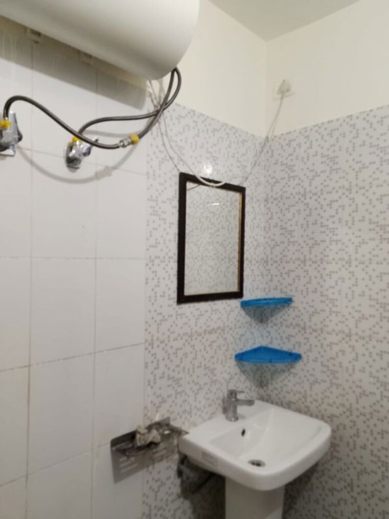 Bathroom, sumeru-eastern-arc 1 Bedroom 750 Sq.Ft. Apartment In Badowala Dehradun 10309874