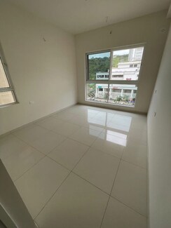 3 BHK + Pooja Room,Servant Room,Study Room,Extra Room,Basement,Store Room Apartment For Rent in VTP Leonara