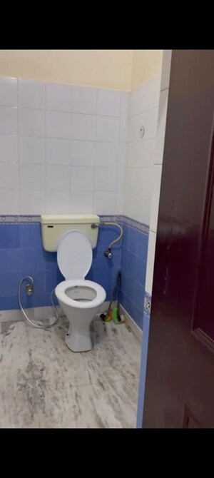 Bathroom in 1 BHK Builder Floor at Palam Vihar Residents Association, Palam Vihar – for Rent