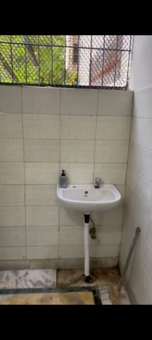 Bathroom in 1 BHK Builder Floor at Palam Vihar Residents Association, Palam Vihar – for Rent