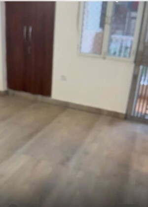 Room in 2.5 BHK Apartment at M R Platinum 321, Raj Nagar Extension – for Rent