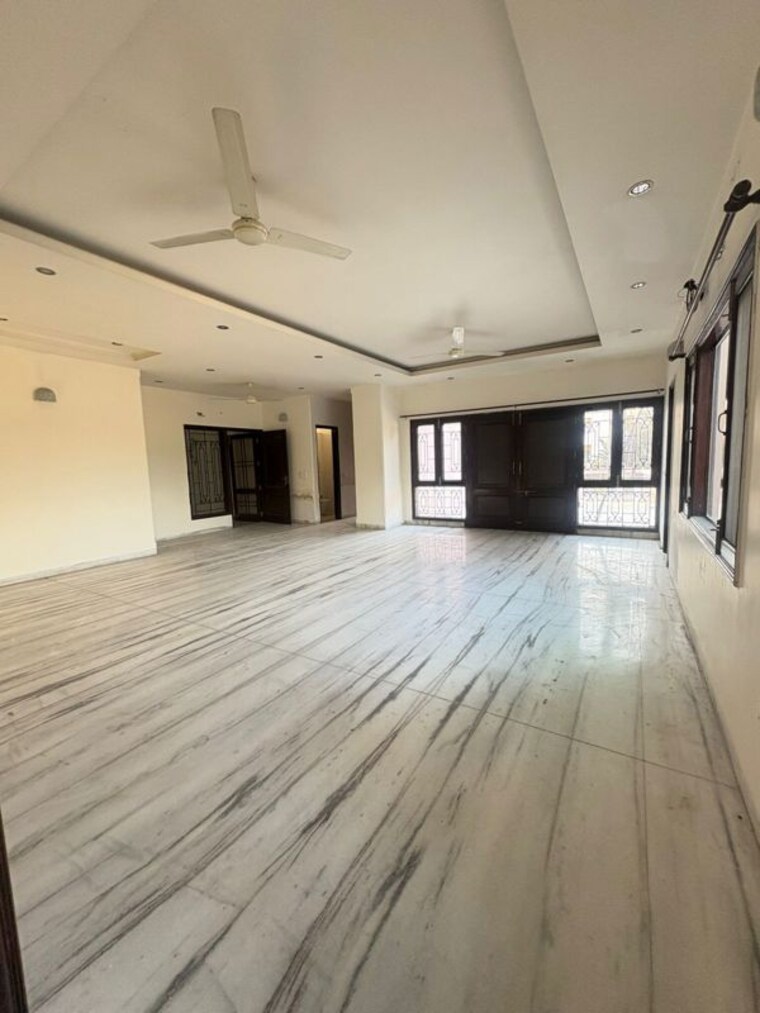 Room, greenwoods-society 3 Bedroom 500 Sq.Mt. Apartment In Omega Iv Greater Noida Greater Noida 10309958