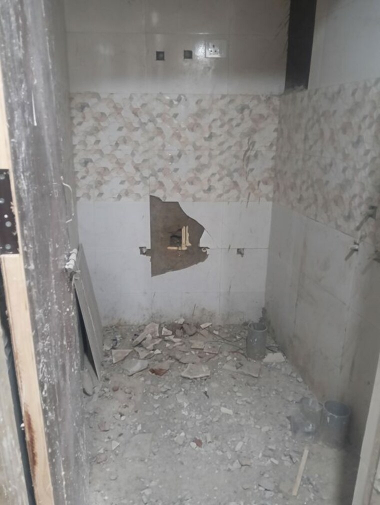 Bathroom, baraula 2 Bedroom 750 Sq.Ft. Builder Floor In Baraula Noida 10310005