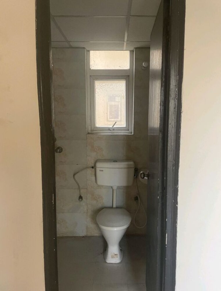 Bathroom, signature-the-serenas 2 Bedroom 531 Sq.Ft. Apartment In Sohna Sector 36 Gurgaon 10310025