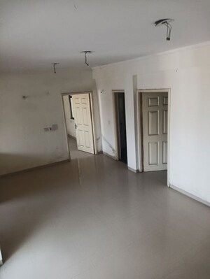 Room in 2.5 BHK Apartment at Mahaluxmi Migsun Ultimo, Omicron Iii Greater Noida – for Sale
