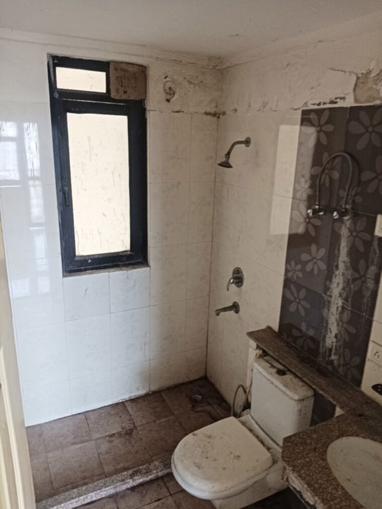 Bathroom, mahaluxmi-migsun-ultimo 2.5 Bedroom 1165 Sq.Ft. Apartment In Omicron Iii Greater Noida Greater Noida 10310083