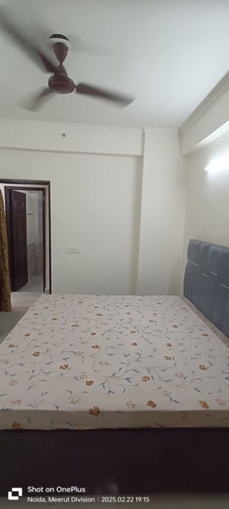 Room, aims-golf-city 2 Bedroom 950 Sq.Ft. Apartment In Sector 75 Noida 10310092