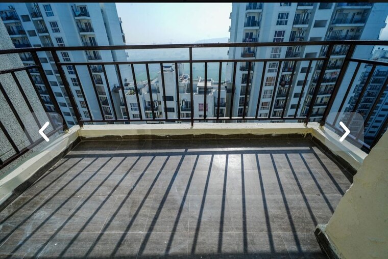 Balcony, umang-winter-hills 2 Bedroom 1342 Sq.Ft. Apartment In Sector 77 Gurgaon 10310121