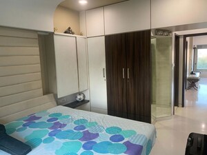 Bedroom in 2 BHK Apartment at Heera Panna Apartment, Tardeo – for Rent