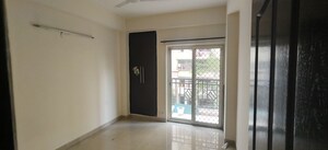Room in 2 BHK Apartment at Jm Orchid, Sector 76 – for Rent