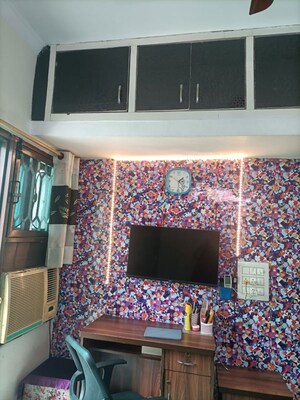 Living Room in 2 BHK Apartment at SS Southend Elite, Sector 49 – for Sale