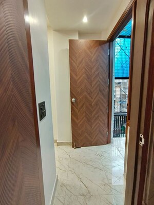 2 BHK Builder Floor – Entrance View at Lajpat Nagar ii - for Rent