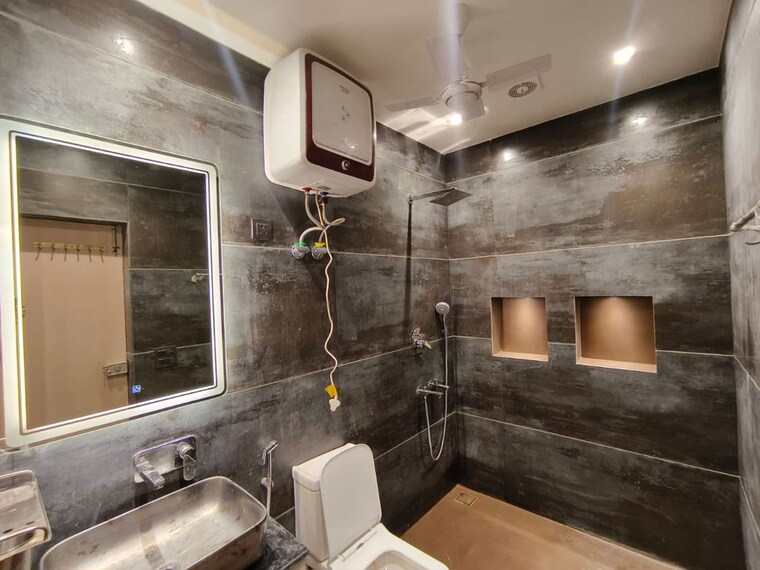 Bathroom, lajpat nagar ii 2 Bedroom 1800 Sq.Ft. Builder Floor In Lajpat Nagar ii Delhi 10310220