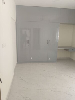 Room in 3 BHK Apartment at BR Residency, Haralur Road – for Rent