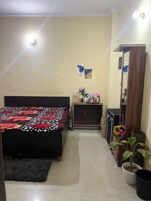 Bedroom in 3 BHK Builder Floor at Sector 45 – for Rent