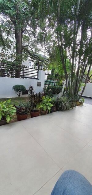 Balcony in 1 RK Builder Floor at Sector 33 – for Rent