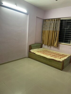Room in 2 BHK Apartment at Nyati Era, Dhanori – for Rent