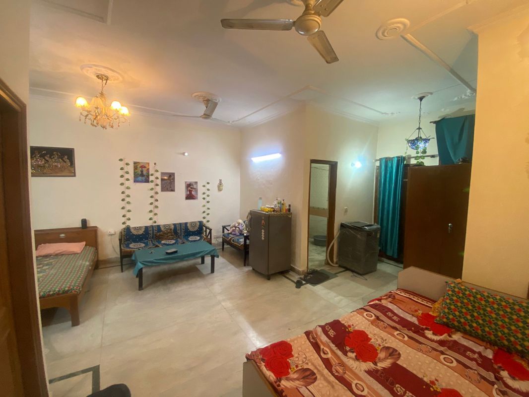 1 Rk+ Store Room Independent House For Rent in RWA Apartments Sector 39