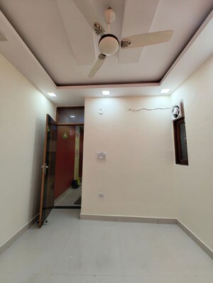 Bedroom in 1 BHK Builder Floor at Govindpuri – for Rent