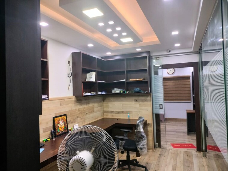  Parking, laxmi-industrial-estate-lower-parel Commercial Office Space 1090 Sq.Ft. In Lower Parel Mumbai 10310358