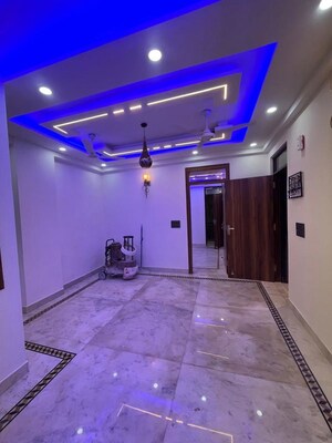 Room in 3 BHK Builder Floor at Saket – for Rent