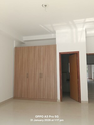 Room in 5 BHK Apartment at SS Linden, Sector 84 – for Rent