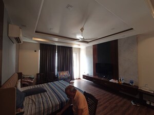 Bedroom in 3 BHK Builder Floor at RPS Palm Drive, Sector 88 – for Rent