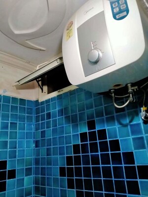 Bathroom in 1 BHK Independent House at Xu 1 Greater Noida – for Rent