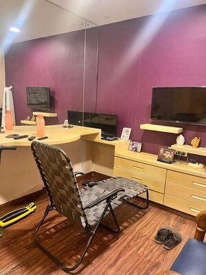 Room in 2 BHK Apartment at Dosti Vihar, Samata Nagar – for Sale