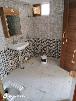 Bathroom in 3 BHK Apartment at Gomti Nagar – for Rent