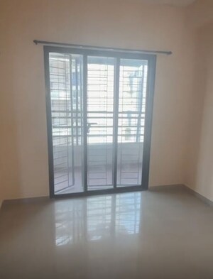 Room in 3.5 BHK Apartment at Asian Dream Heights, Kharghar – for Sale