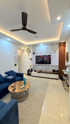 2 BHK Apartment For Rent in Shree Vardhman Mantra