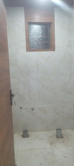 Room in 2 BHK Builder Floor at Niti Khand I – for Sale