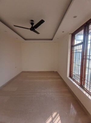 Room in 4 BHK Builder Floor at Eros Lakewood City, Suraj Kund – for Sale