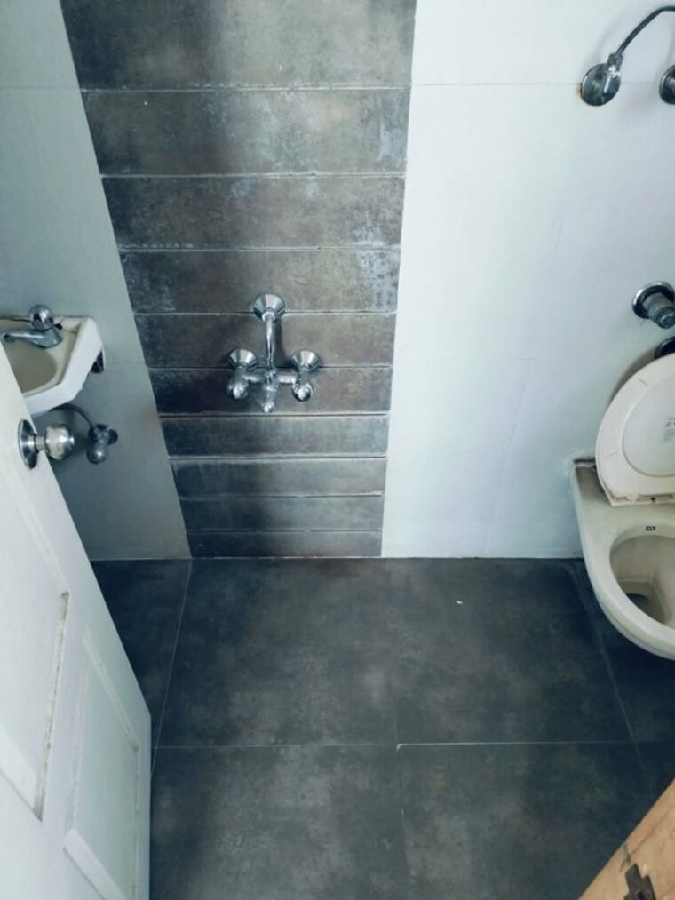 Bathroom, swastik-palms-chs 1 Bedroom 650 Sq.Ft. Apartment In Brahmand Thane 10310562